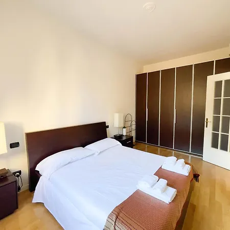 Apartment Caratteristico Apt Centro *